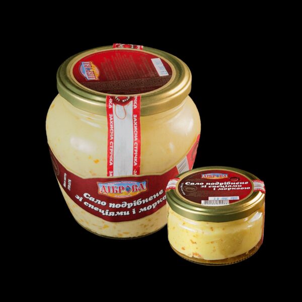 salo-podribnene-zi-speciyami-ta-morkvoyu-500